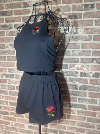 Ensemble short et top noir a fleurs Shein Taille S / 36