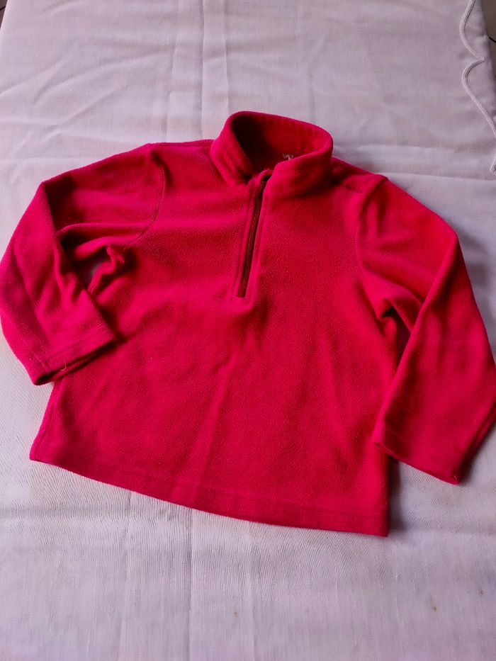 Pull polaire fuchsia quechua taille 4 ans