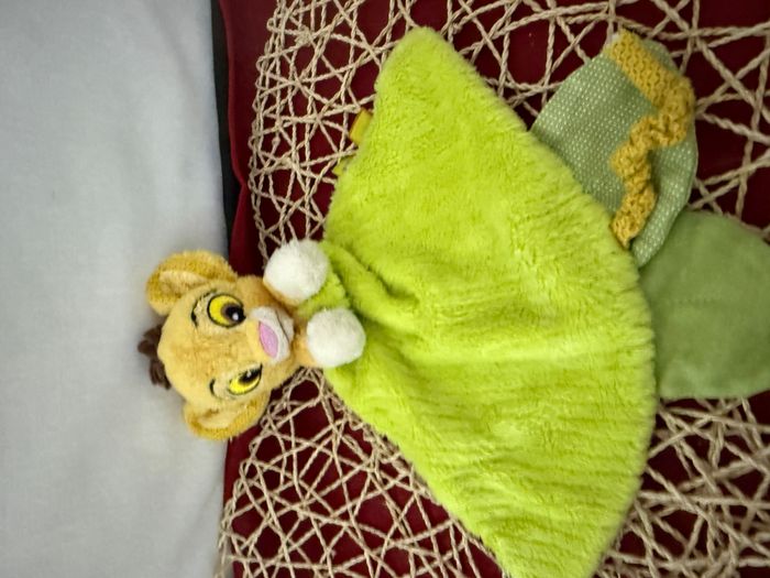 Doudou plat le roi lion Simba vert soleil DISNEY plus de soleil - photo numéro 2