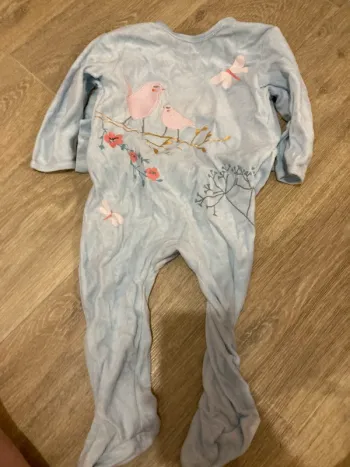 Pyjama oiseaux 18 mois en très bon état