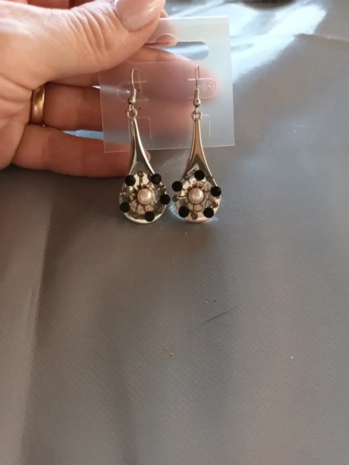 Boucle fantaisie argenté et noir