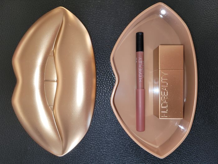Lot Huda Beauty