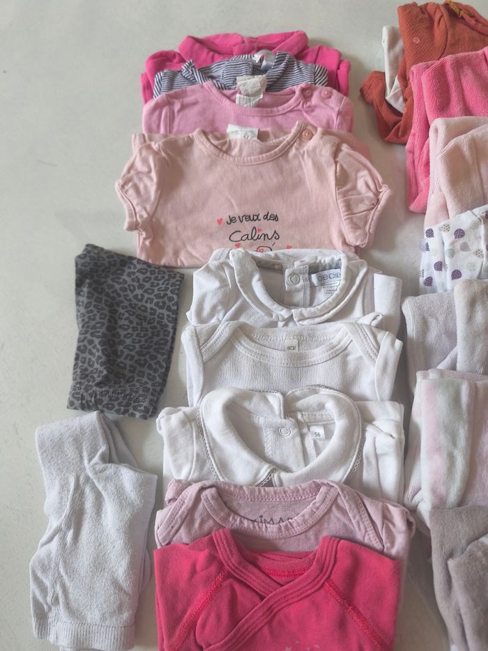 Lot vêtements fille 1mois - photo numéro 2