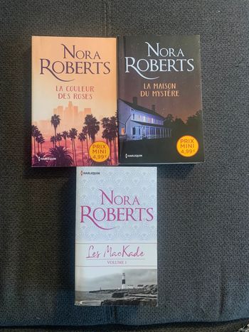 Livres Nora Roberts  ( 3,50 e le lot )