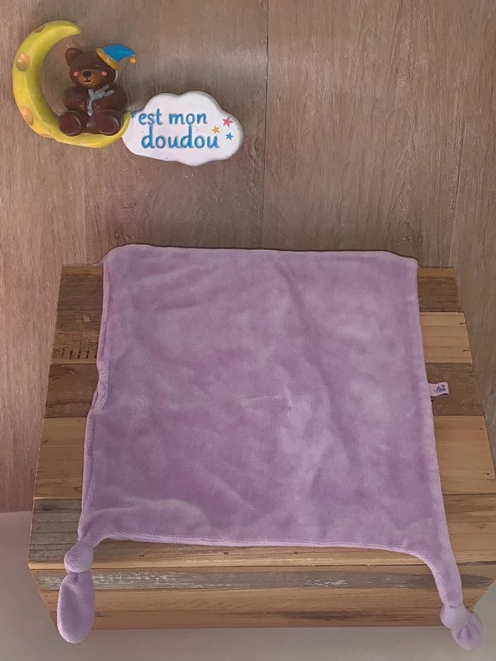 DY326 doudou winnie l’ourson Disney - photo numéro 2