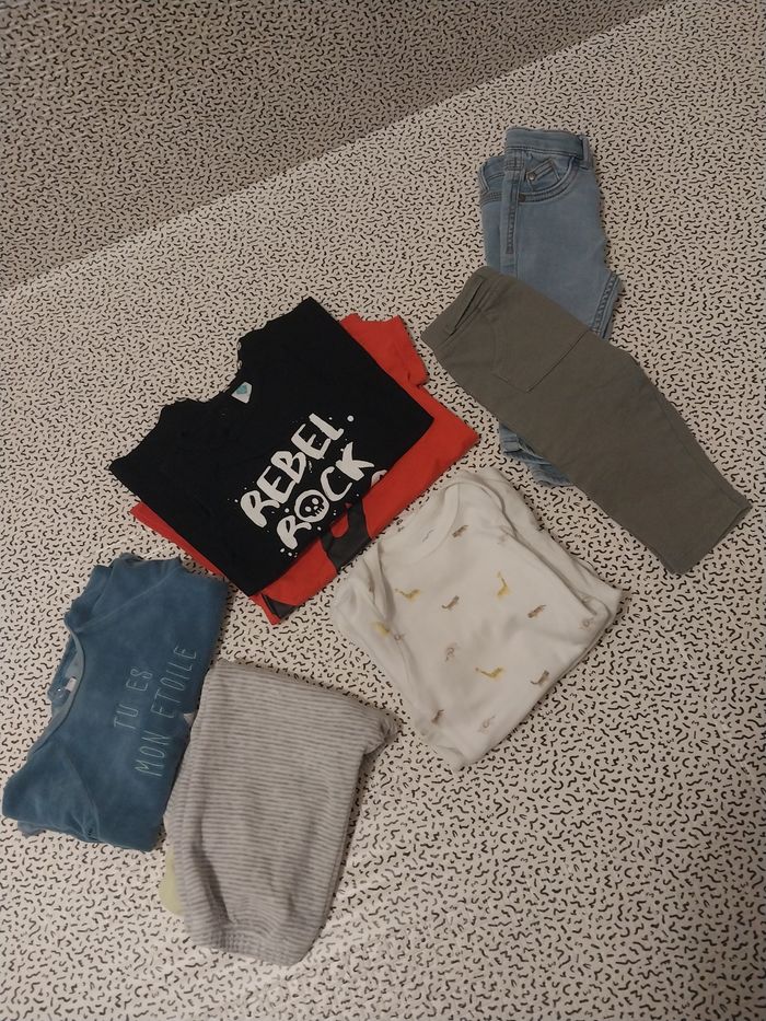 lot 9 pièces bébé – taille 9 mois – très bon état