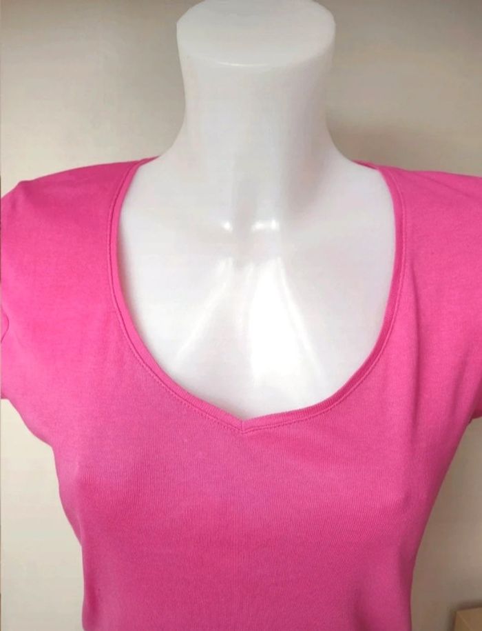 🌺joli tee shirt rose Tex taille 40🌺 - photo numéro 2