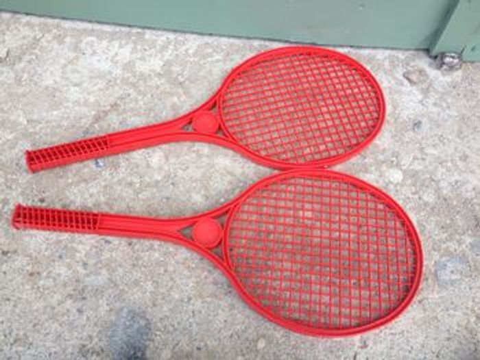 Accessoire de sport lot de 2 raquettes de tennis en plastique rouge pour enfant - photo numéro 5