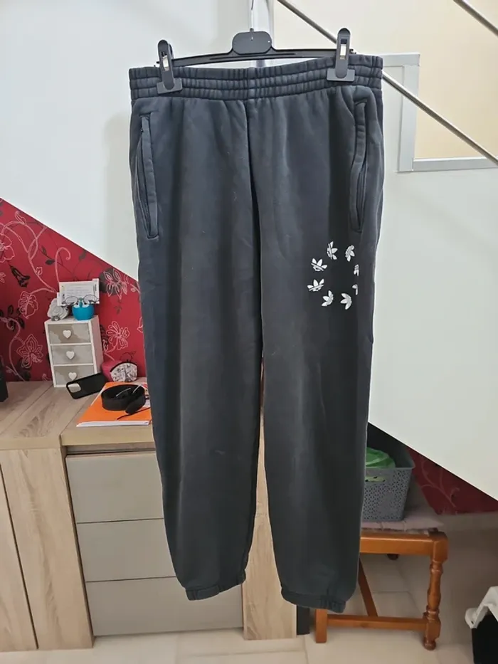 Jogging Adidas taille S - photo numéro 2