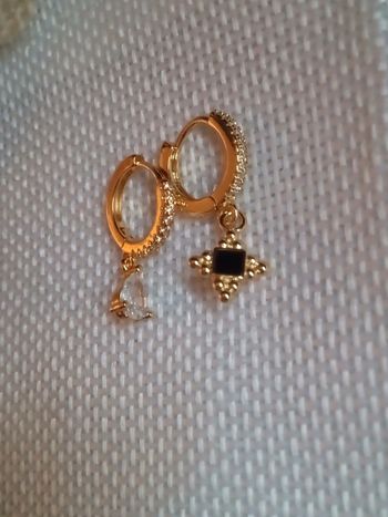 Petites créoles asymétriques