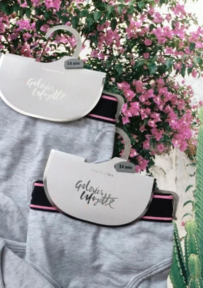 Lot 5 slips Galeries Lafayette 14 ans valeur 34.95 € - photo numéro 4