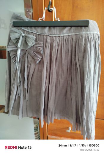 Jupe grise Promod voile, taille 40.