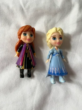 2 figurines Disney