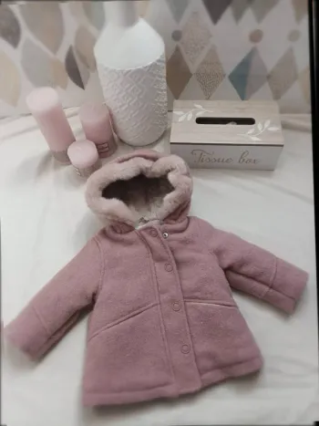 Manteau à capuche neuf Vertbaudet  9 mois fille