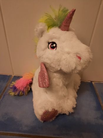 Très belle peluche licorne