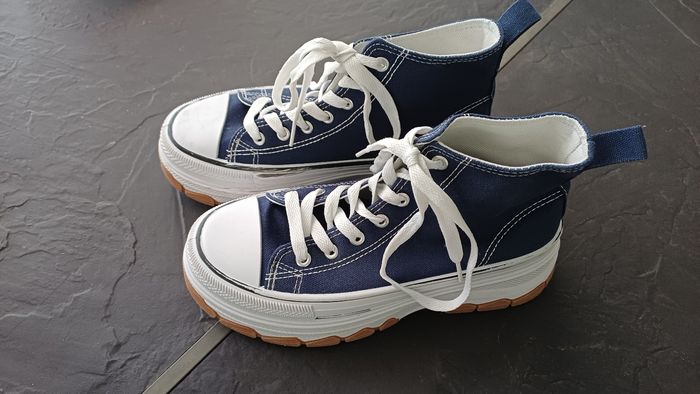 Chaussures avec semelles compensées