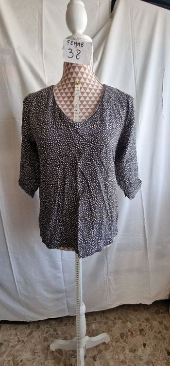 Blouse, marine avec petite étoiles beige, manches 3/4,en viscose, en très très bon état