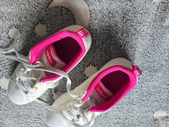 Baskets Adidas blanches et roses – Taille 36
