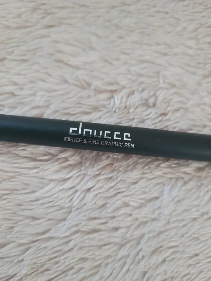 Eye-liner noir Doucce - photo numéro 2