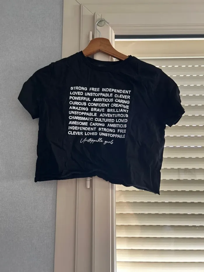 Tee-shirt court