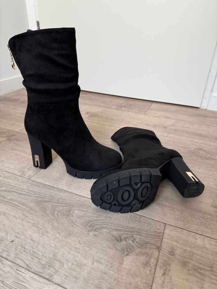 Bottes mi mollets noires - photo numéro 3
