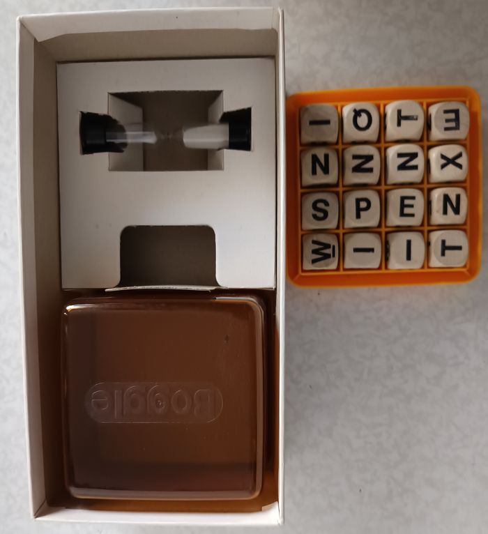 Jeu de société vintage BOGGLE Capiepa 1977 en Bon État - photo numéro 4
