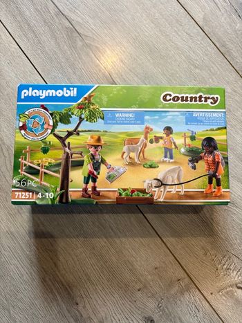 Neuf playmobil country 