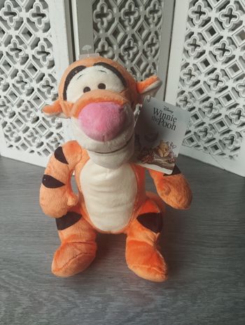 Winnie l'ourson : Peluche Tigrou 25cm