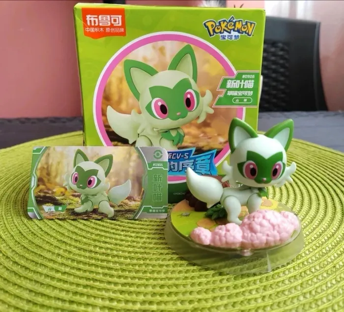 Figurine Collection Pokémon - Poussacha (Sprigatito), style lego/mega Neuf