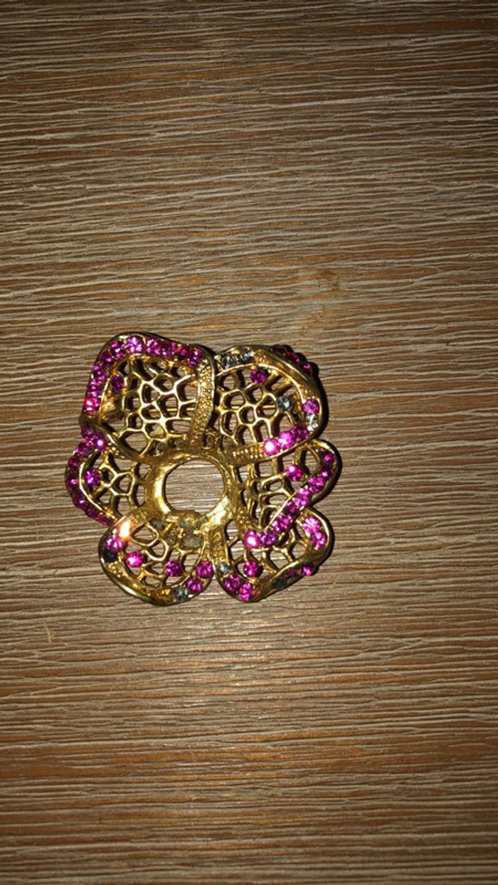 Broche