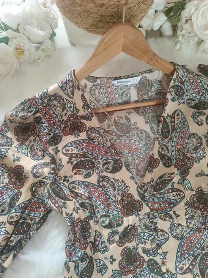 Jolie haut stradivarius taille M - photo numéro 2