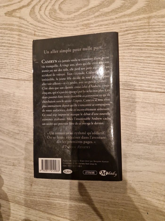 Loin de tout de J.A. Redmerski - photo numéro 2