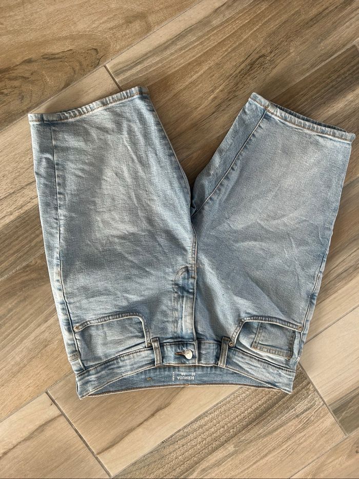 Bermuda jean