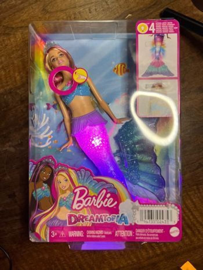 Poupée Barbie Dreamtopia - Sirène Lumières de rêve - photo numéro 2