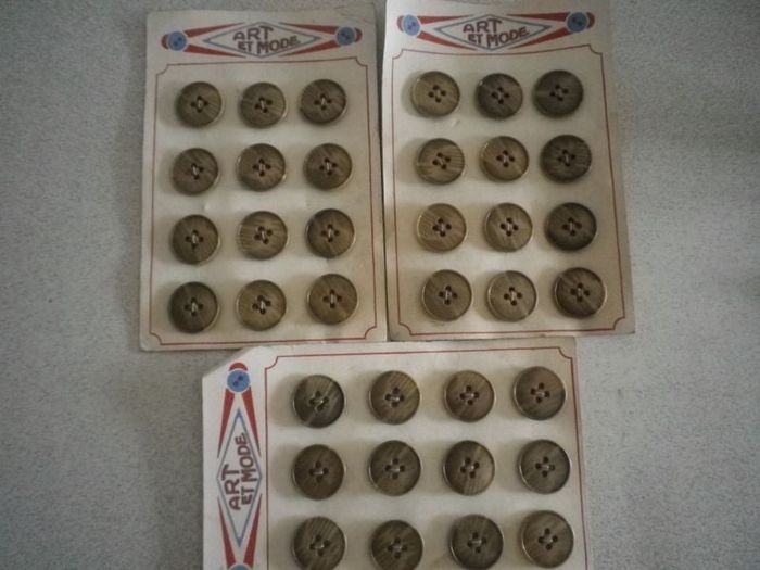 LOT DE BOUTONS