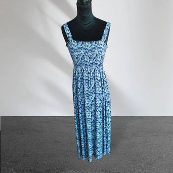 Jolie robe fluide et légère TS ( plus étiquette de taille 😊)