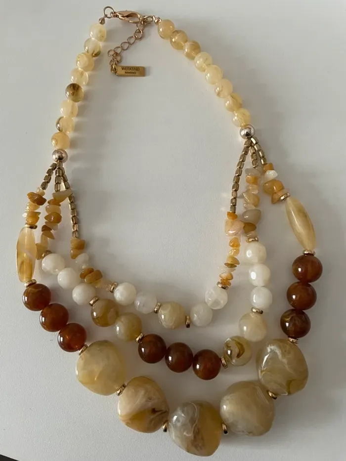 Collier Weekend MaxMara en pierres naturelles tons miel et crème - photo numéro 9