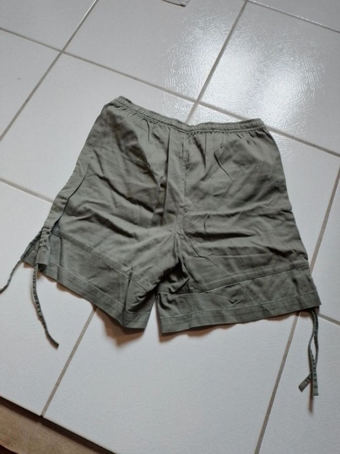 Short femme vert kaki - photo numéro 8