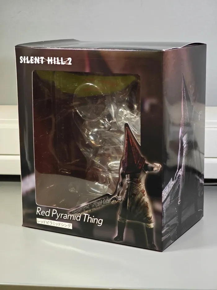 Figurine Silent Hill Pyramid head 18cm Neuve en boîte - photo numéro 10