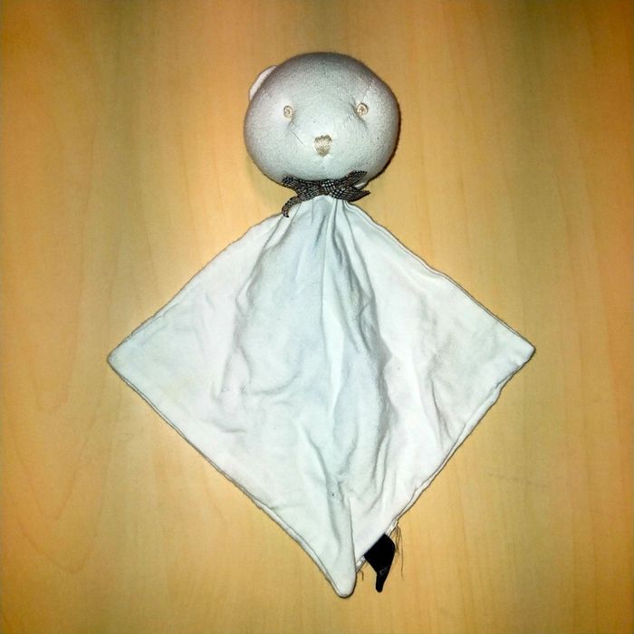 Doudou plat losange blanc nœud Burberry