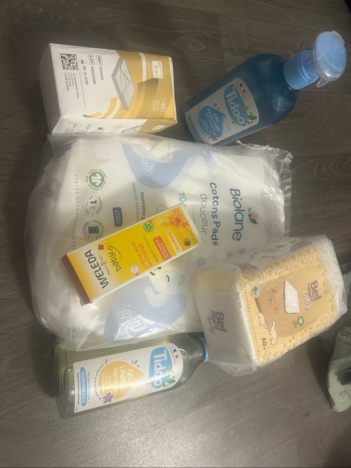 Lot hygiène bébé.