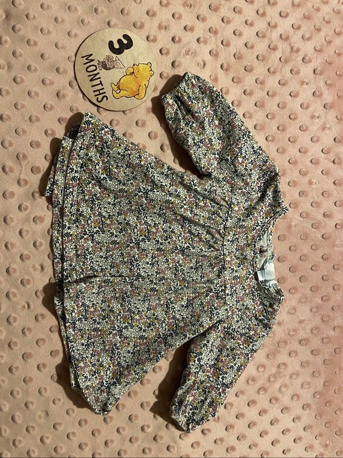 Robe fleurie taille 3 mois