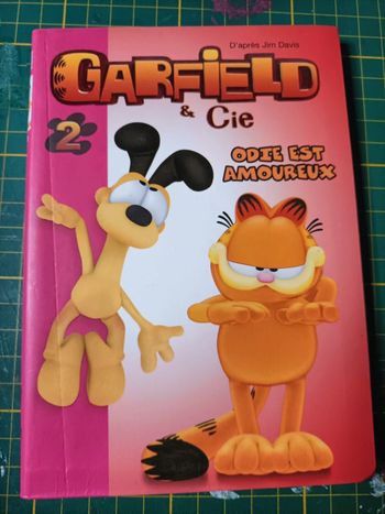 Livre "Garfield n°2 Odie est amoureux" en très bon état