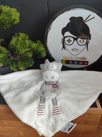 doudou vache noukie's gris blanc robe jupe fleur rouge pois carré plat DD003397