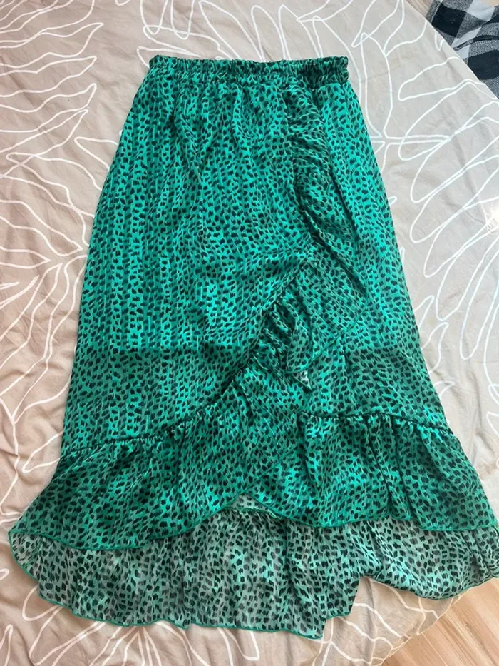 jupe à volants vert et noir léopard