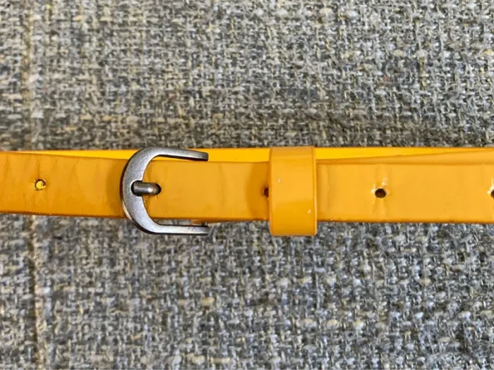 Ceinture en vinyl jaune - photo numéro 2
