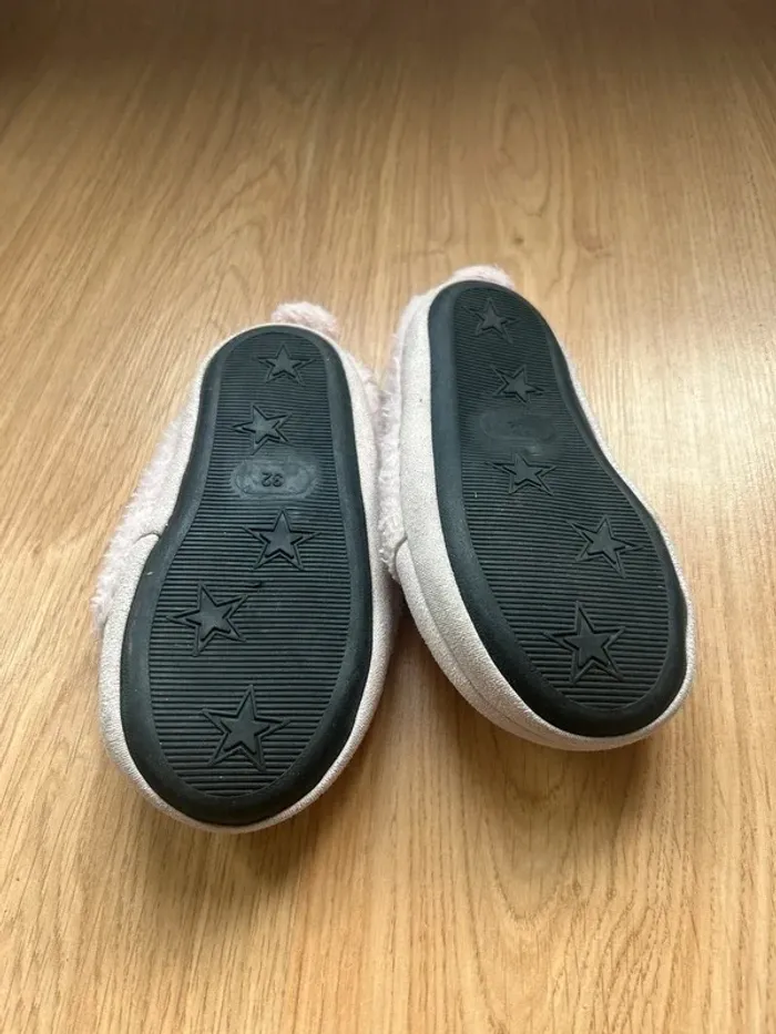 Chaussons taille 32 - photo numéro 2