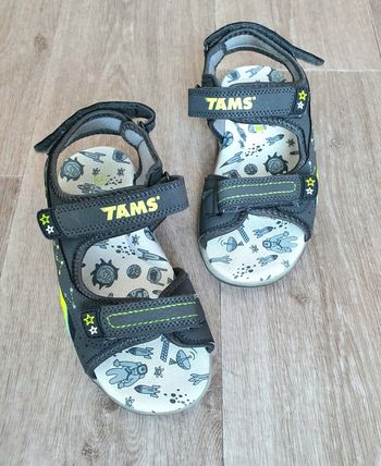 Sandales taille 33 tams