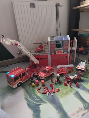 Caserne pompier + camion accessoires 