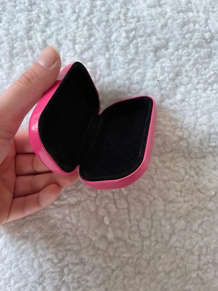 Petite boîte rose en plastique étuis à écouteurs - photo numéro 3